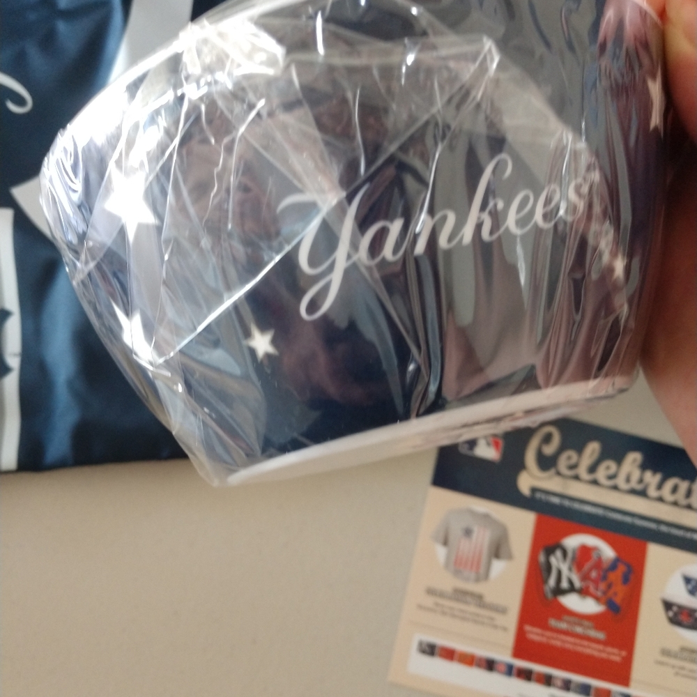 Yankee Paraphernalia - Picture 6 of 7